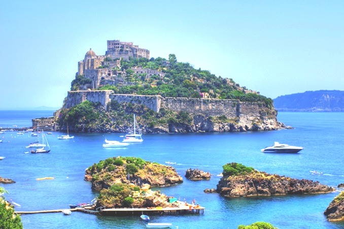 2,5 milioni per la Baia di Cartaromana